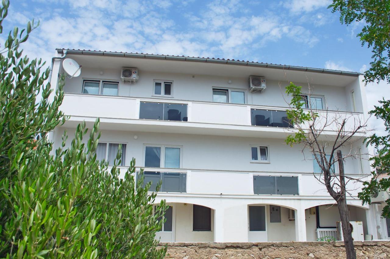 Holiday House Karmen Pag Town Dış mekan fotoğraf