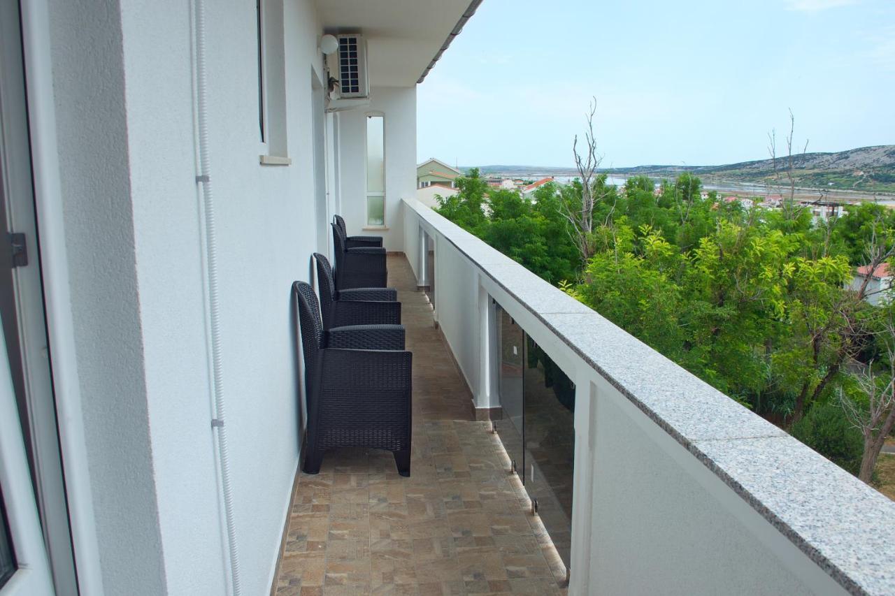 Holiday House Karmen Pag Town Dış mekan fotoğraf